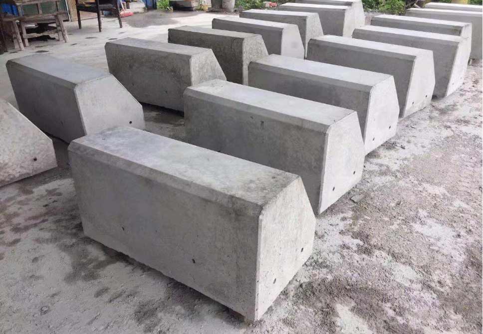 水泥墩对交通出行有哪些作用？